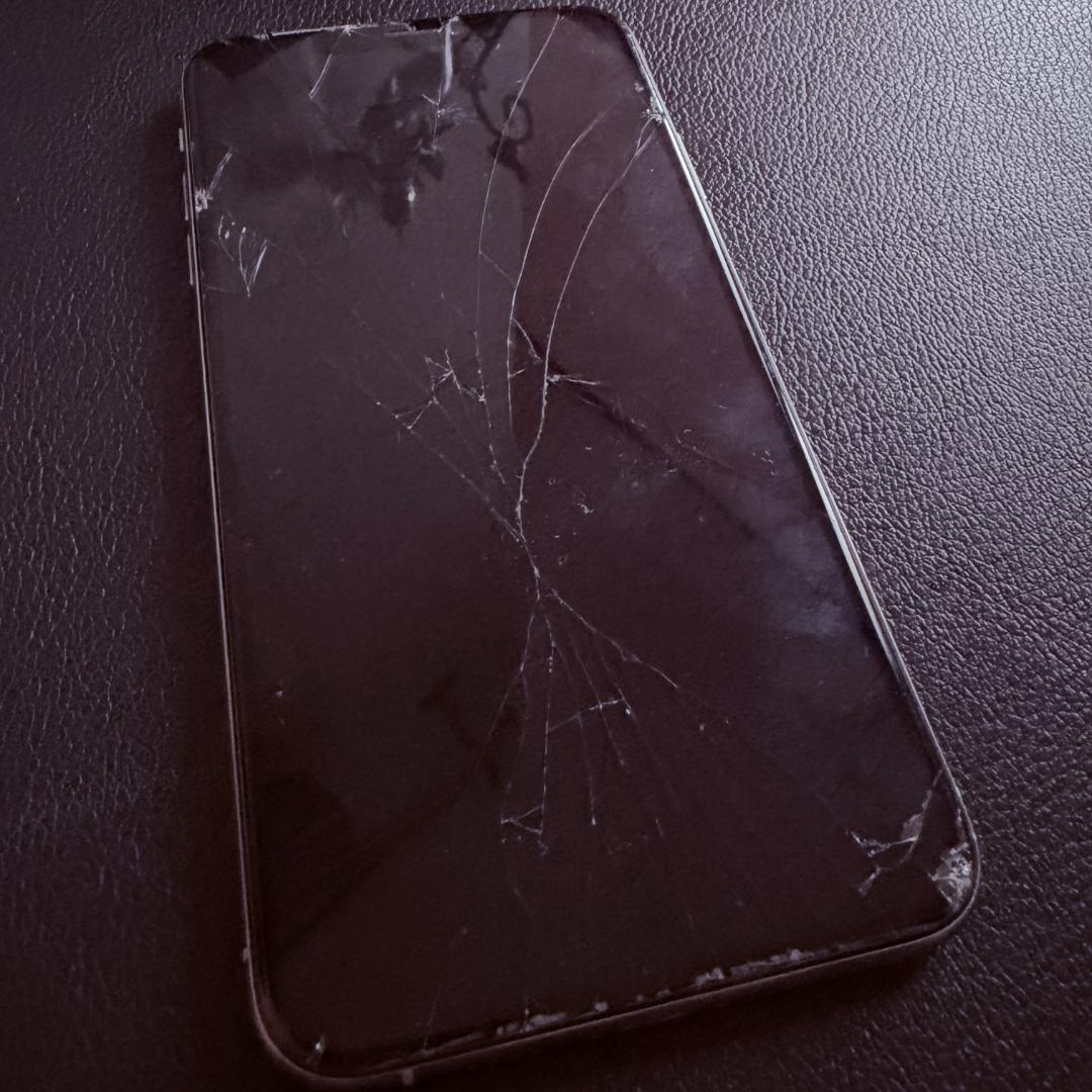 iPhone XS Max 64GB 本体　中古　ひびあり