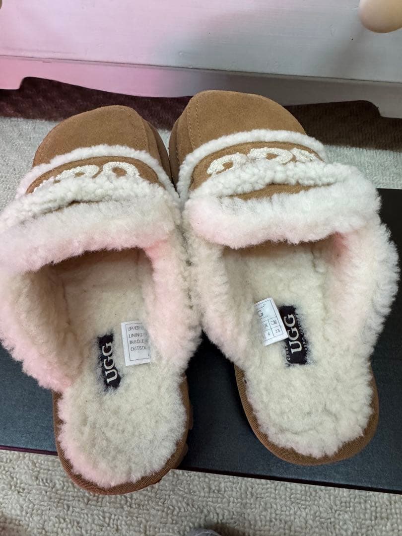 UGG ムートン　スリッパ