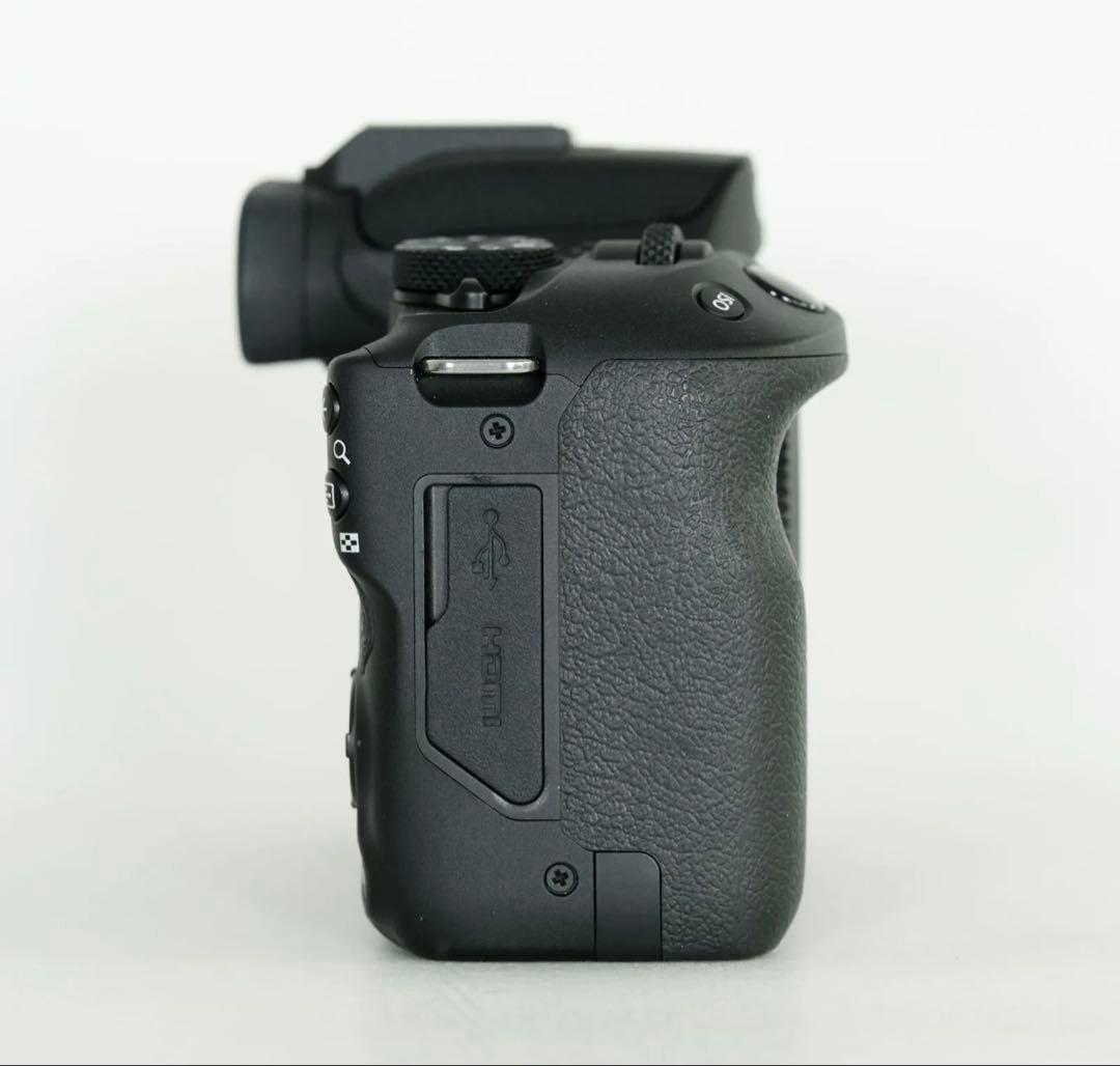 美品｜シャッター数2.3万回以下］ Canon EOS R50 ［ブラック］