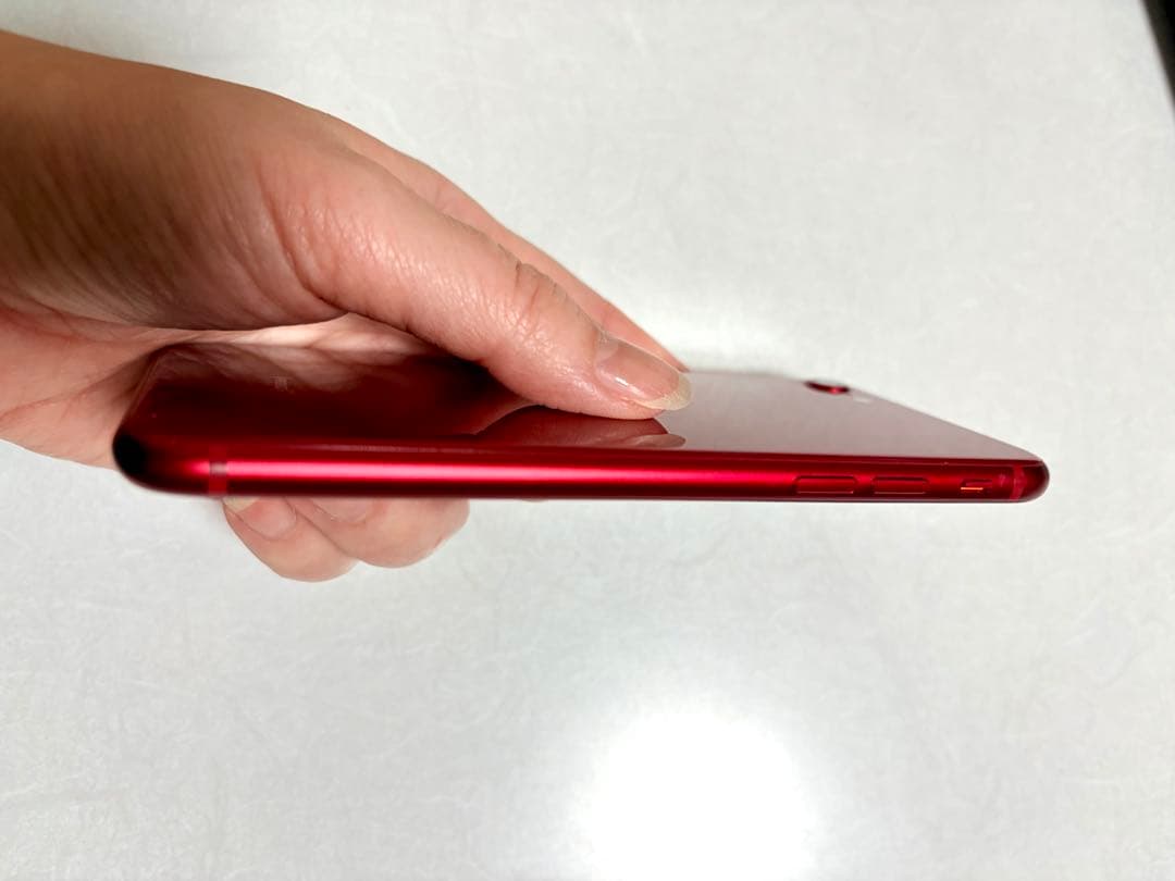 iPhone SE 128GBレッド SIMフリー 美品