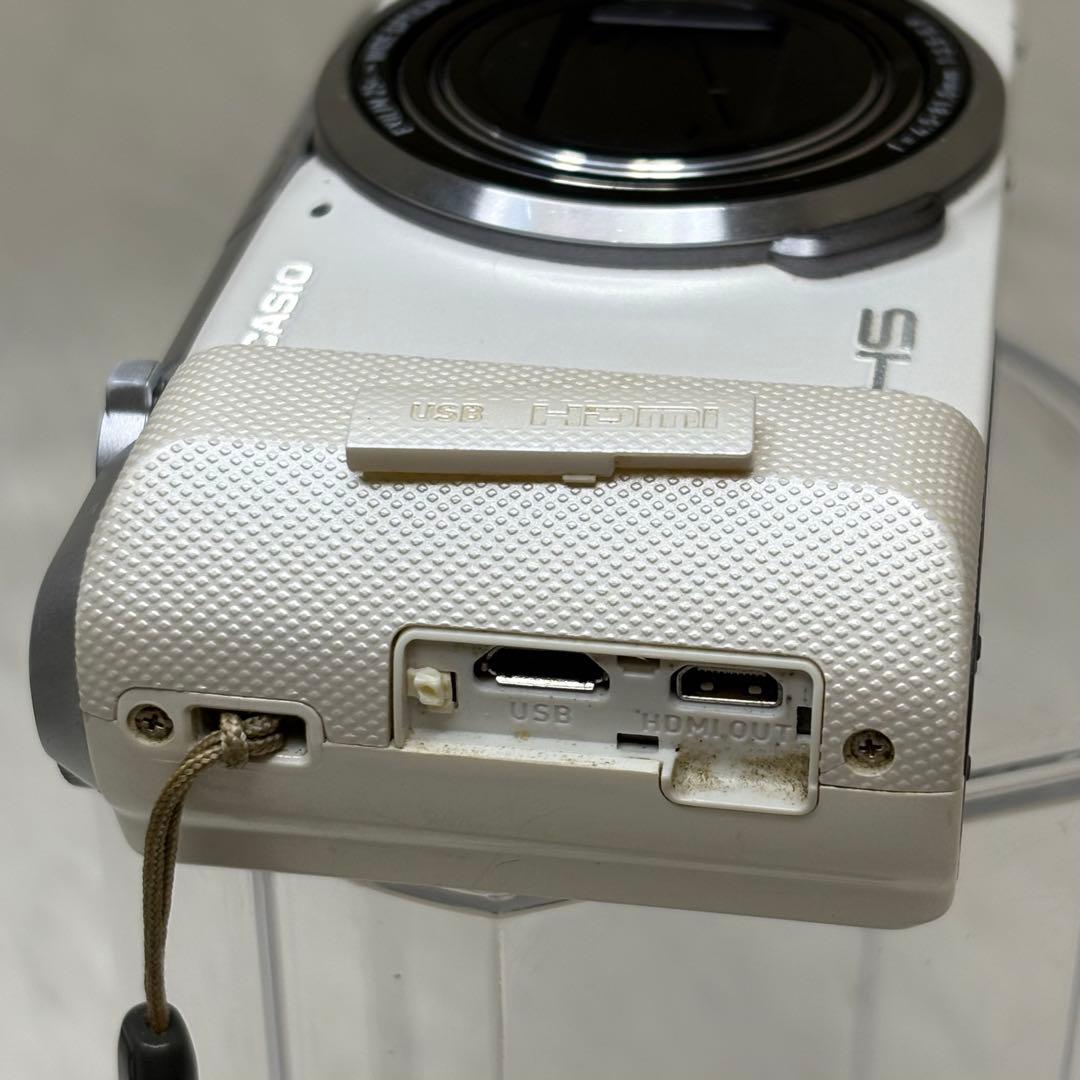 CASIO カメラ　EX-ZR850 ホワイト コンデジ　ジャンク