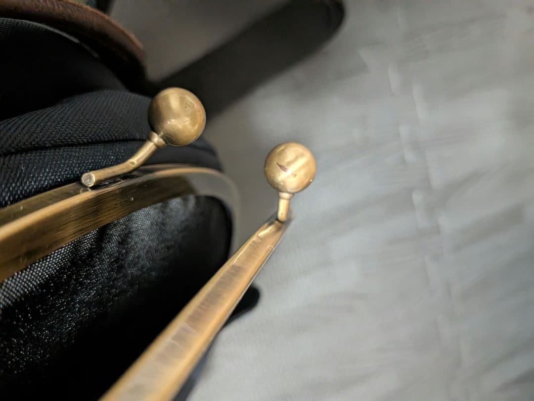 アヤノコウジ ブラックレーベル がま口 ポシェット型 ボディバッグ