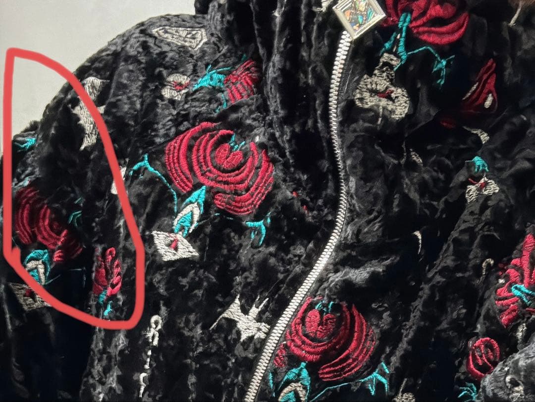 【気まぐれ価格】ha | za | ma 装花絢爛のベルベットパーカー