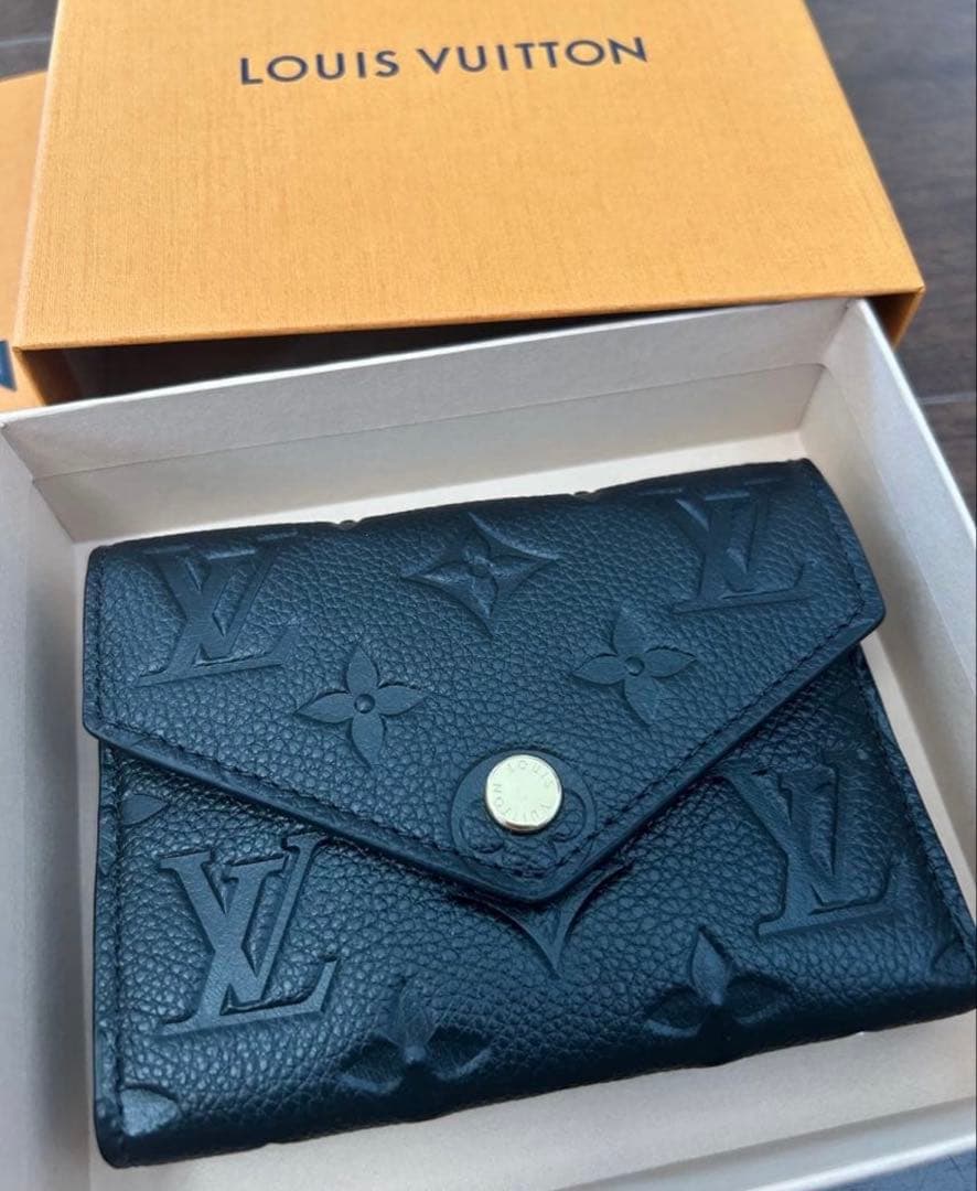 Louis Vuitton ポルトフォイユ・ヴィクトリーヌ