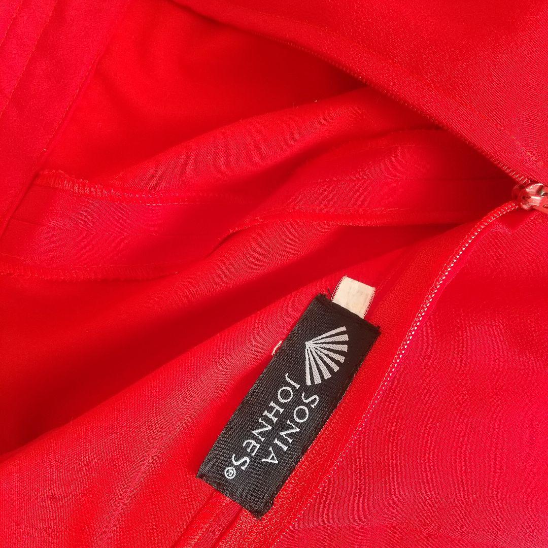 SONIA JOHNES ファルダ