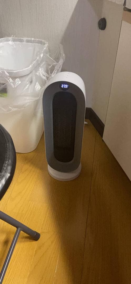 細かな温度調整とリモコン機能を備えた速暖セラミックヒーター