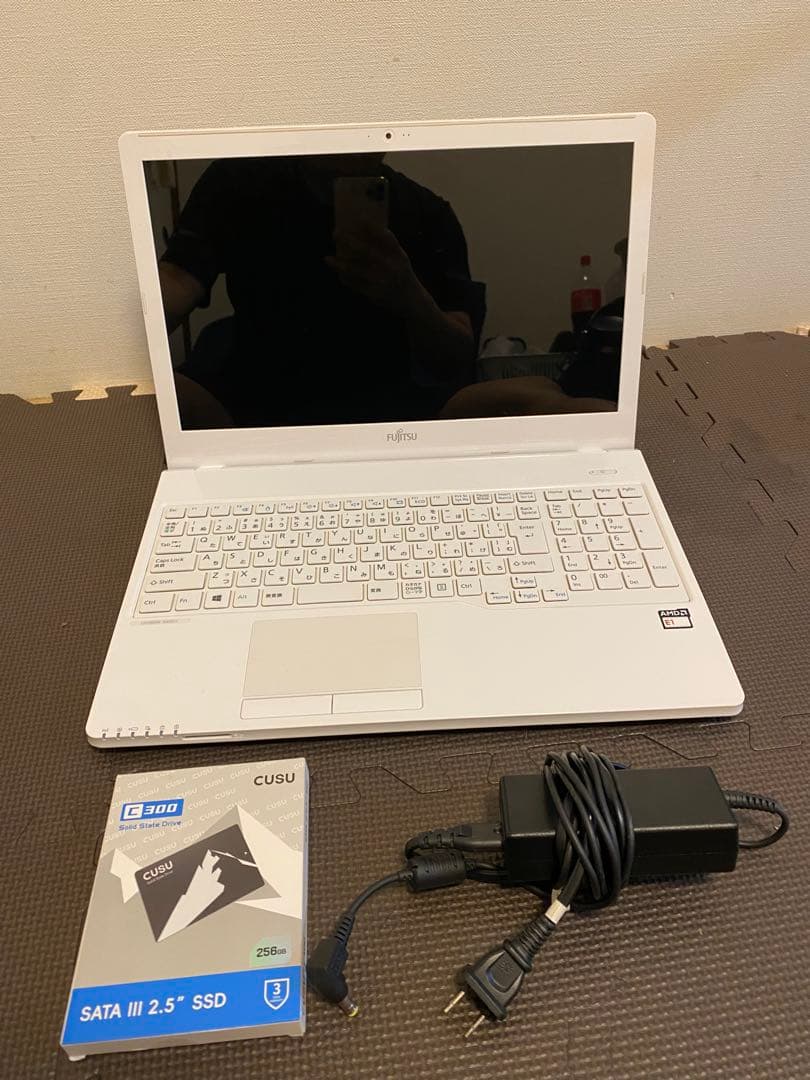 Windowsノート本体 FUJITSU LIFEBOOK AH30/X SSD 256GB