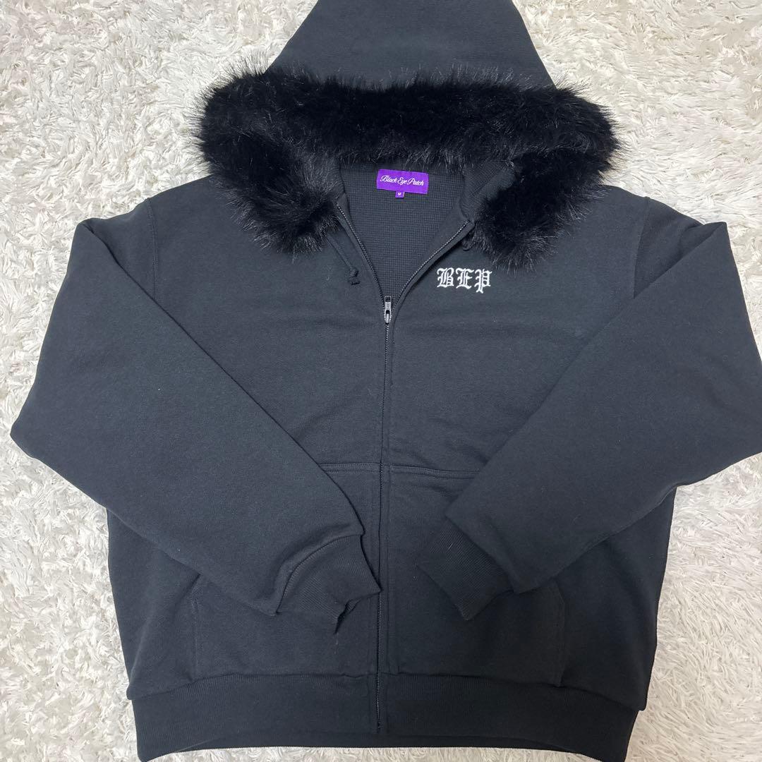 トップス BlackEyePatch FUR HOODED ZIP HOODIE
