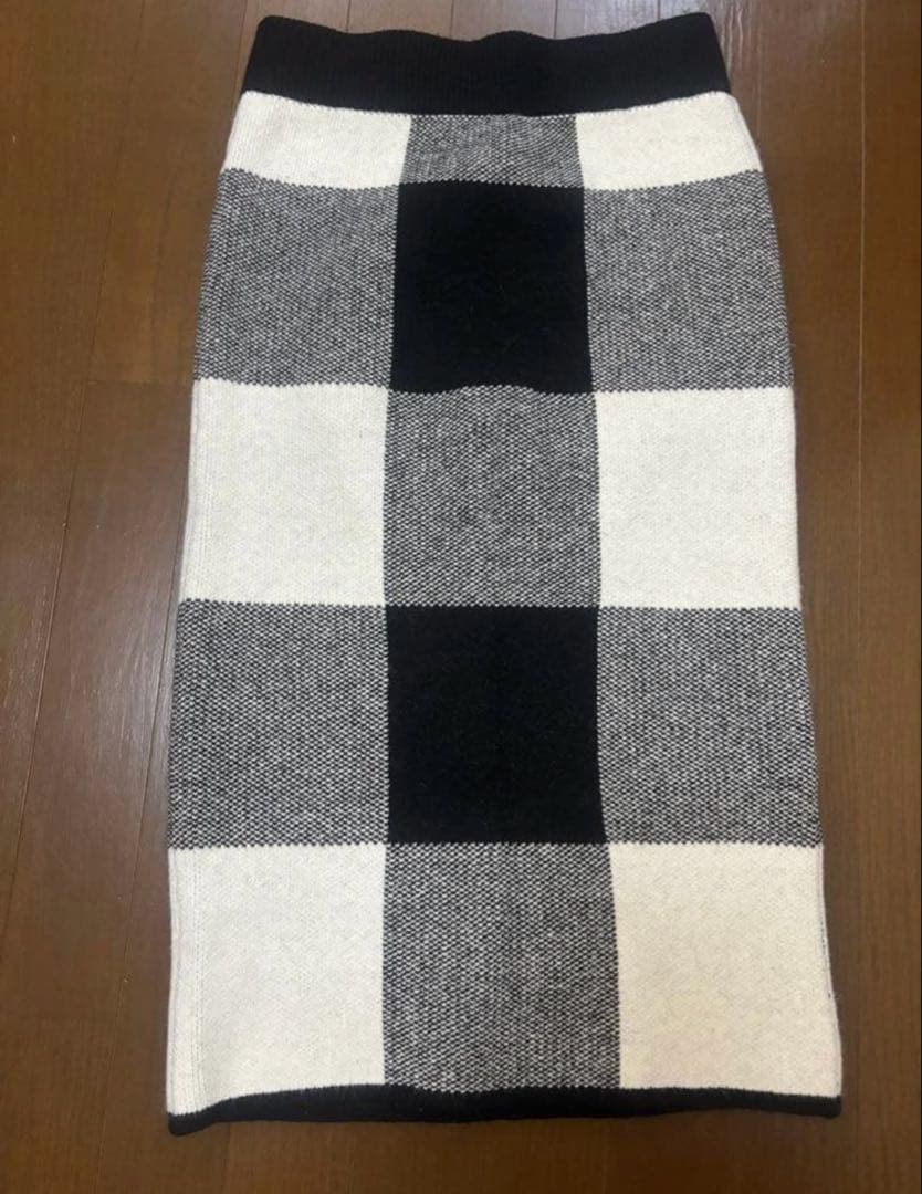 シェリエ　ブロックチェックニットスカート