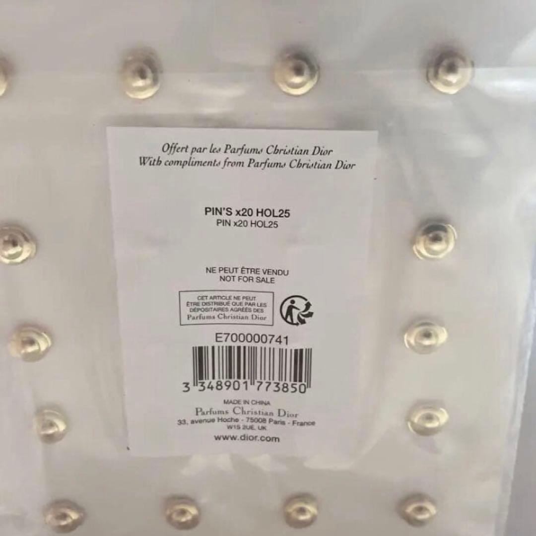New❣️DIORホリデーピンズ2025年 限定　4点セット　ラッピングピンズ
