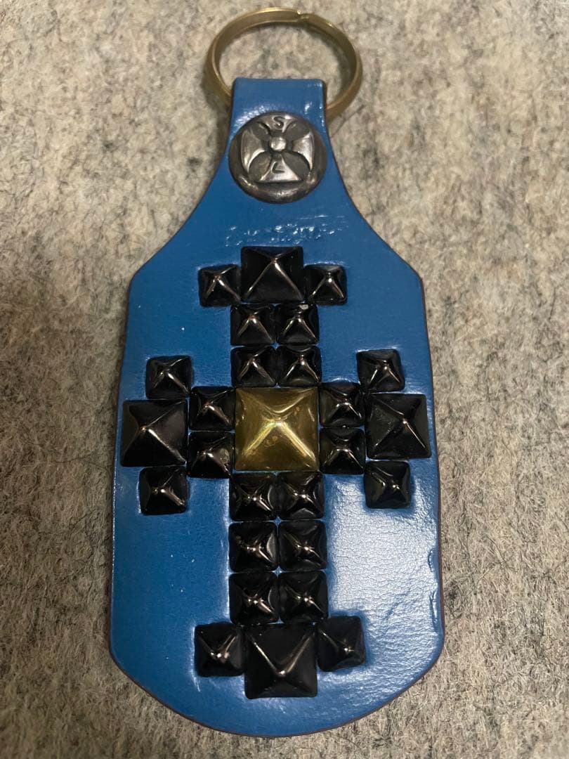 STOP LIGHT ストップライト　レザースタッズキーホルダー