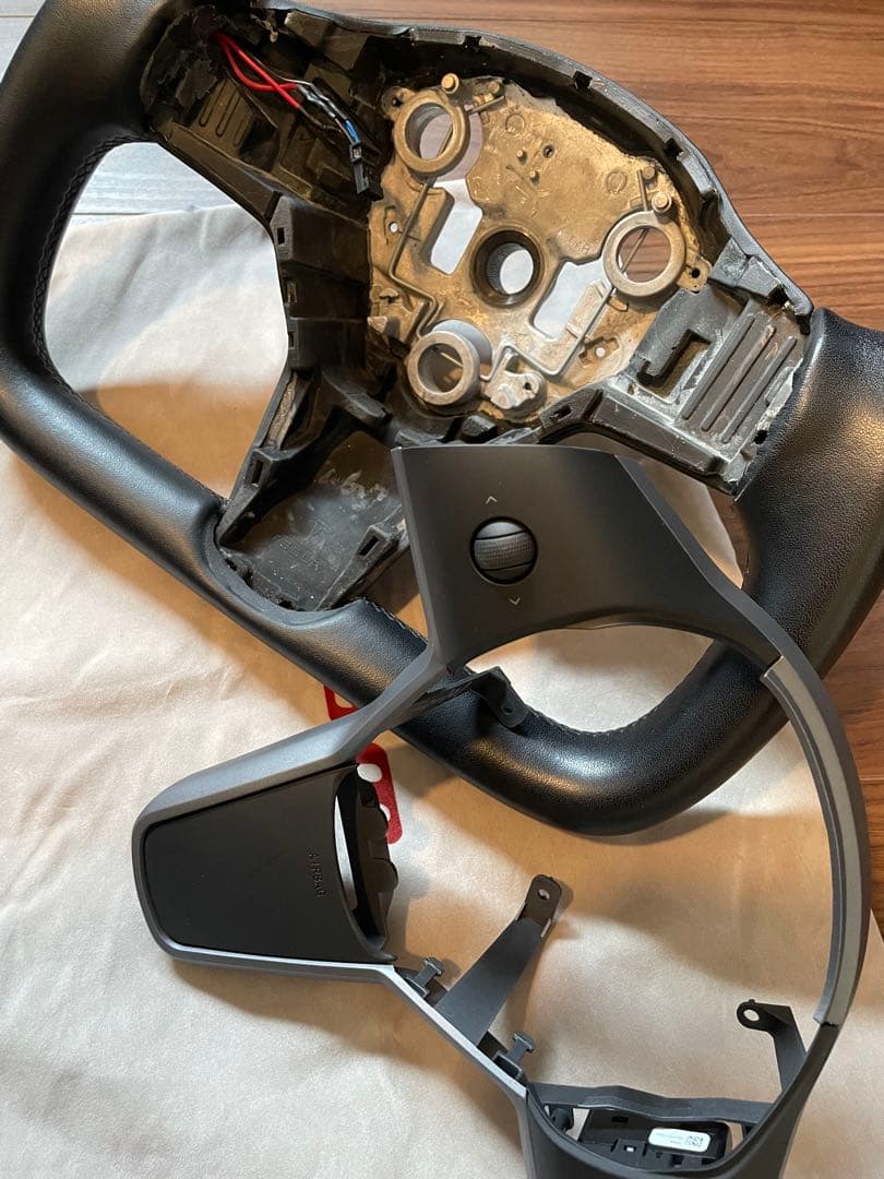 C*O様 【美品】テスラヨークハンドルAroham製（モデルY2022-23)