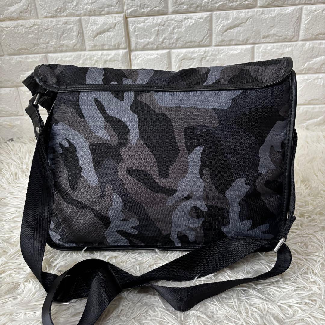 DIESEL✨大容量メッセンジャーバッグ　レザーナイロン　カモフラ　刻印　y2k