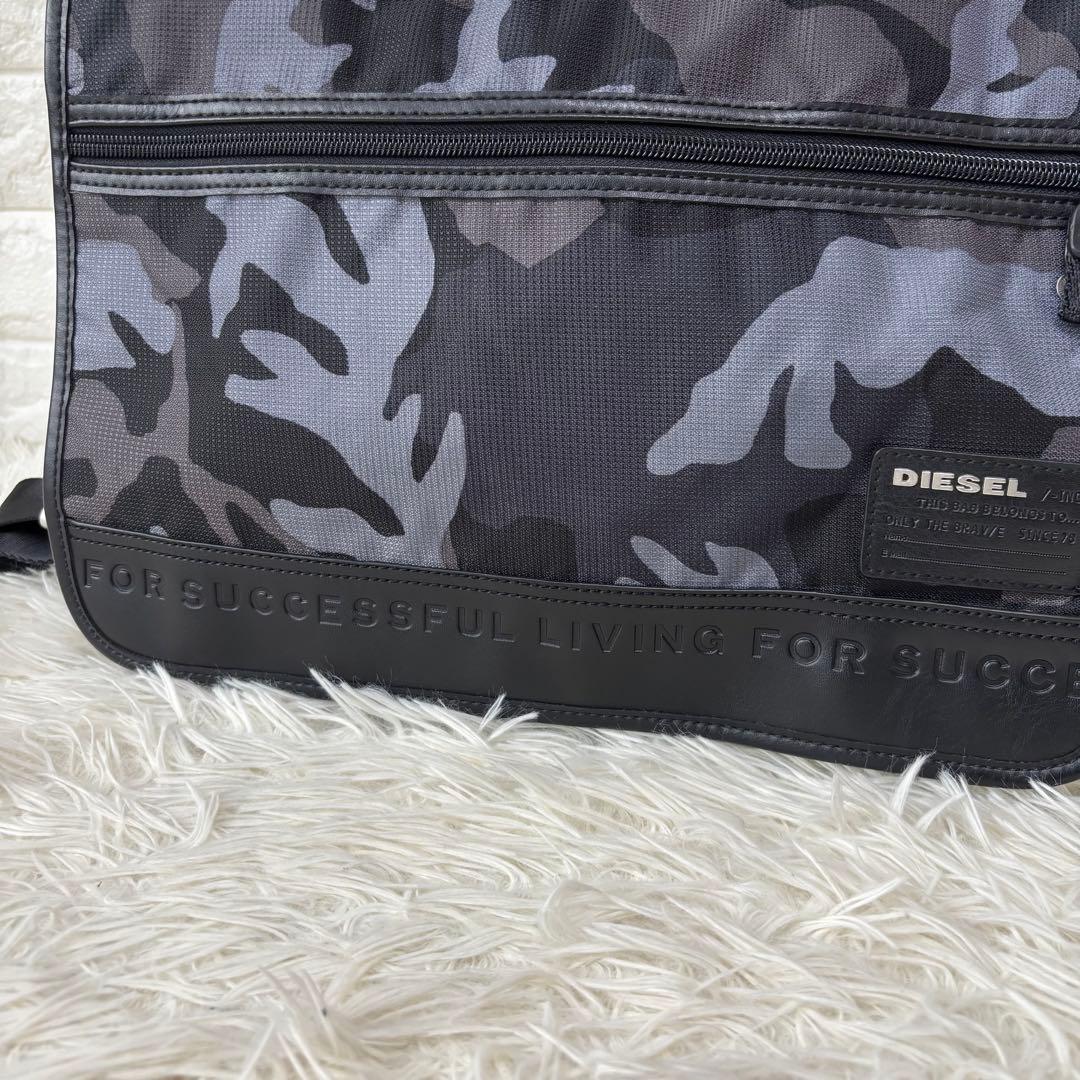 DIESEL✨大容量メッセンジャーバッグ　レザーナイロン　カモフラ　刻印　y2k