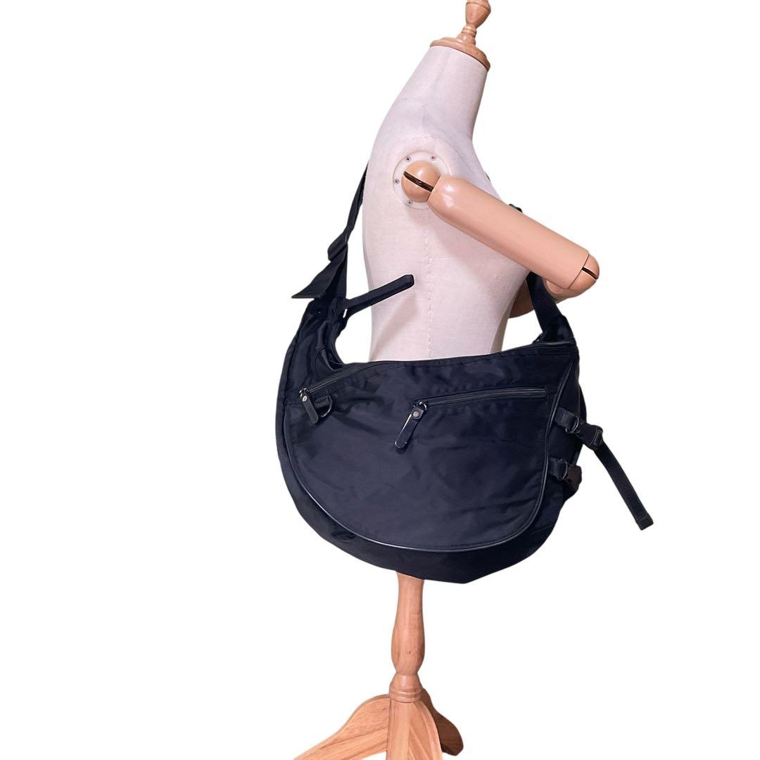 美品 オニツカタイガー メッセンジャーバッグ クロスボディバッグ ナイロン 黒