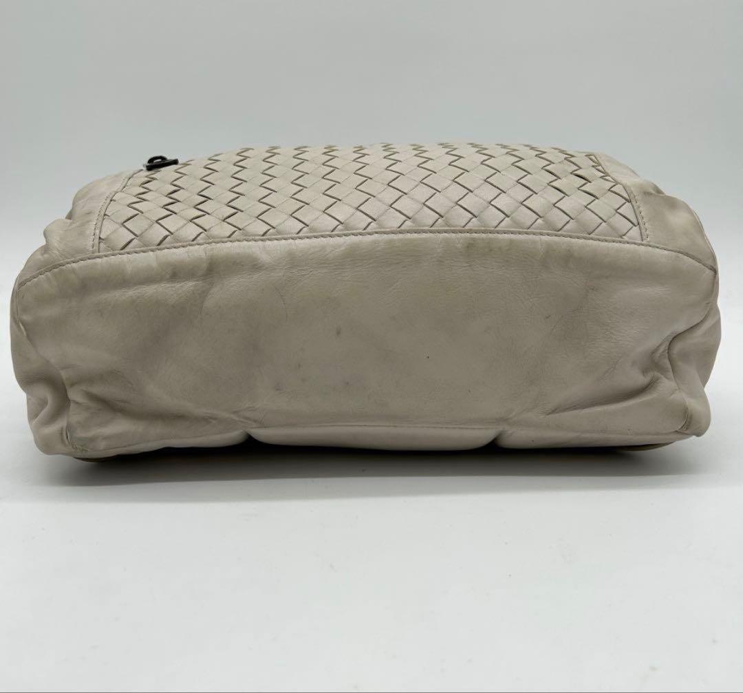 【良品】ボッテガヴェネタ ボディバッグ イントレチャート レザー アイボリー