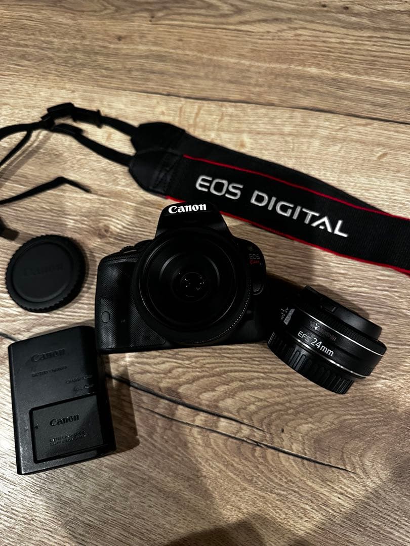 Canon EOS Kiss X7 ボディ＋単焦点レンズ2本セット