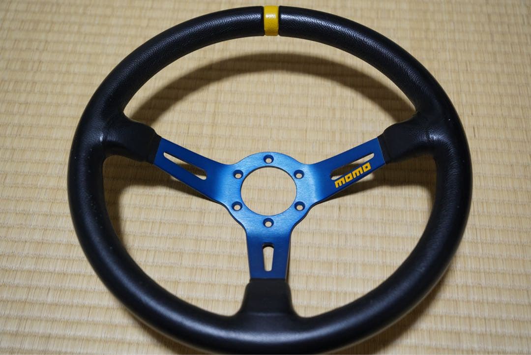 【正規品】MOMO mod.08 ステアリングホイール
