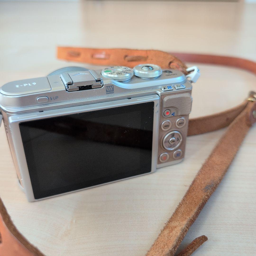 OLYMPUS PEN E-PL9 14-42ｍｍレンズ　2019年購入