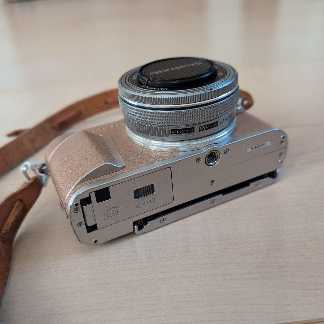 OLYMPUS PEN E-PL9 14-42ｍｍレンズ　2019年購入