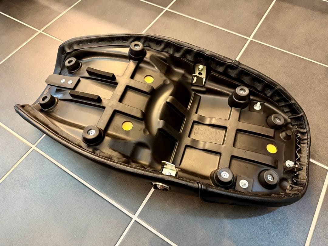 Z900RS 茗荷シート