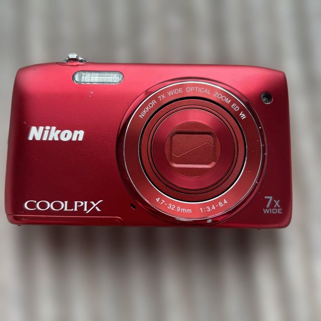 NIKON coolpix ニコン クールピクス　s3500 レッド