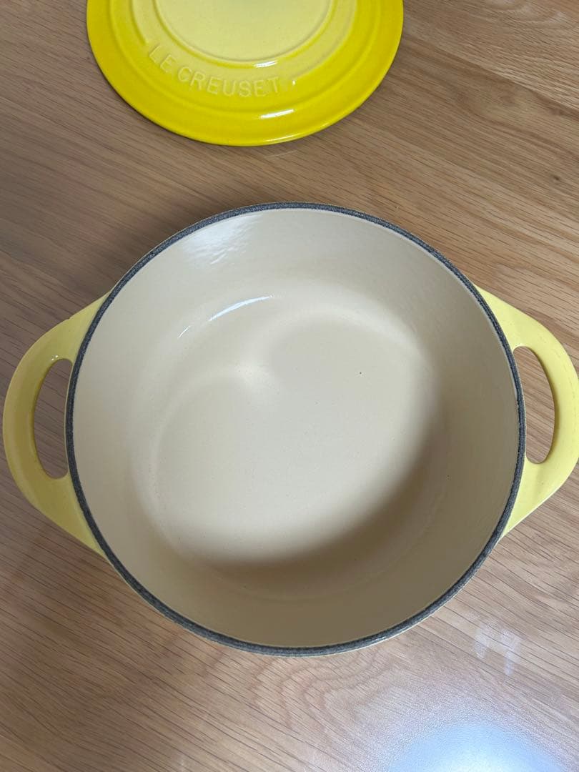 Chieko様 LE CREUSET ル・クルーゼ　18センチ　両手鍋　イエロー