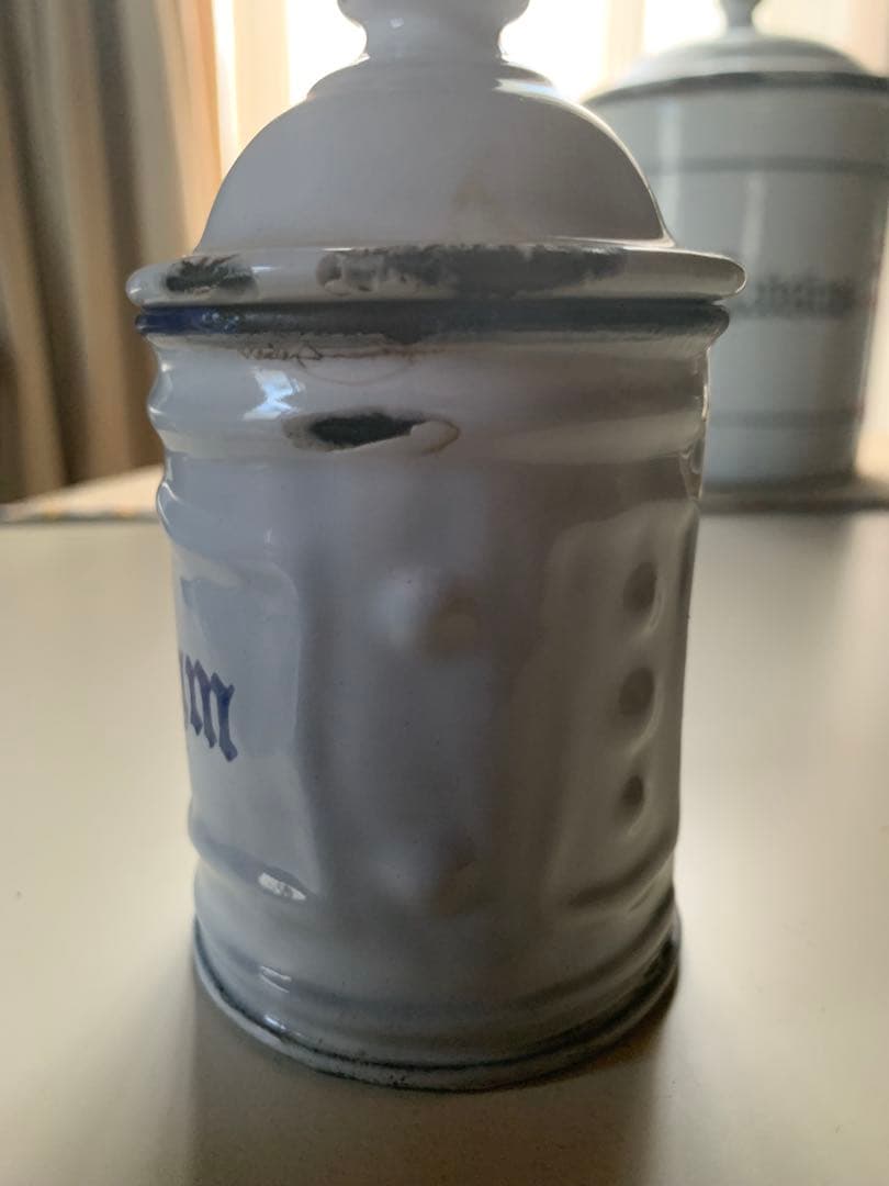 フランスアンティーク　小さなぽってり可愛いホーローのキャニスター2個セット！