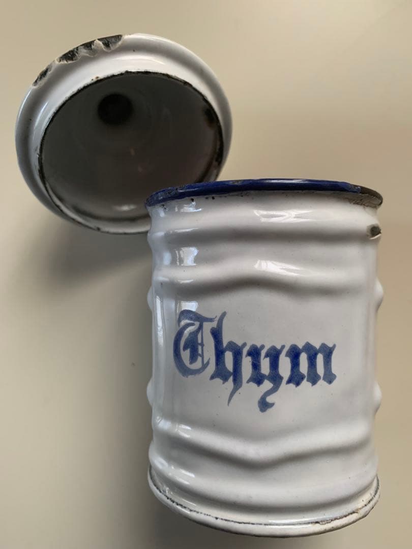 フランスアンティーク　小さなぽってり可愛いホーローのキャニスター2個セット！