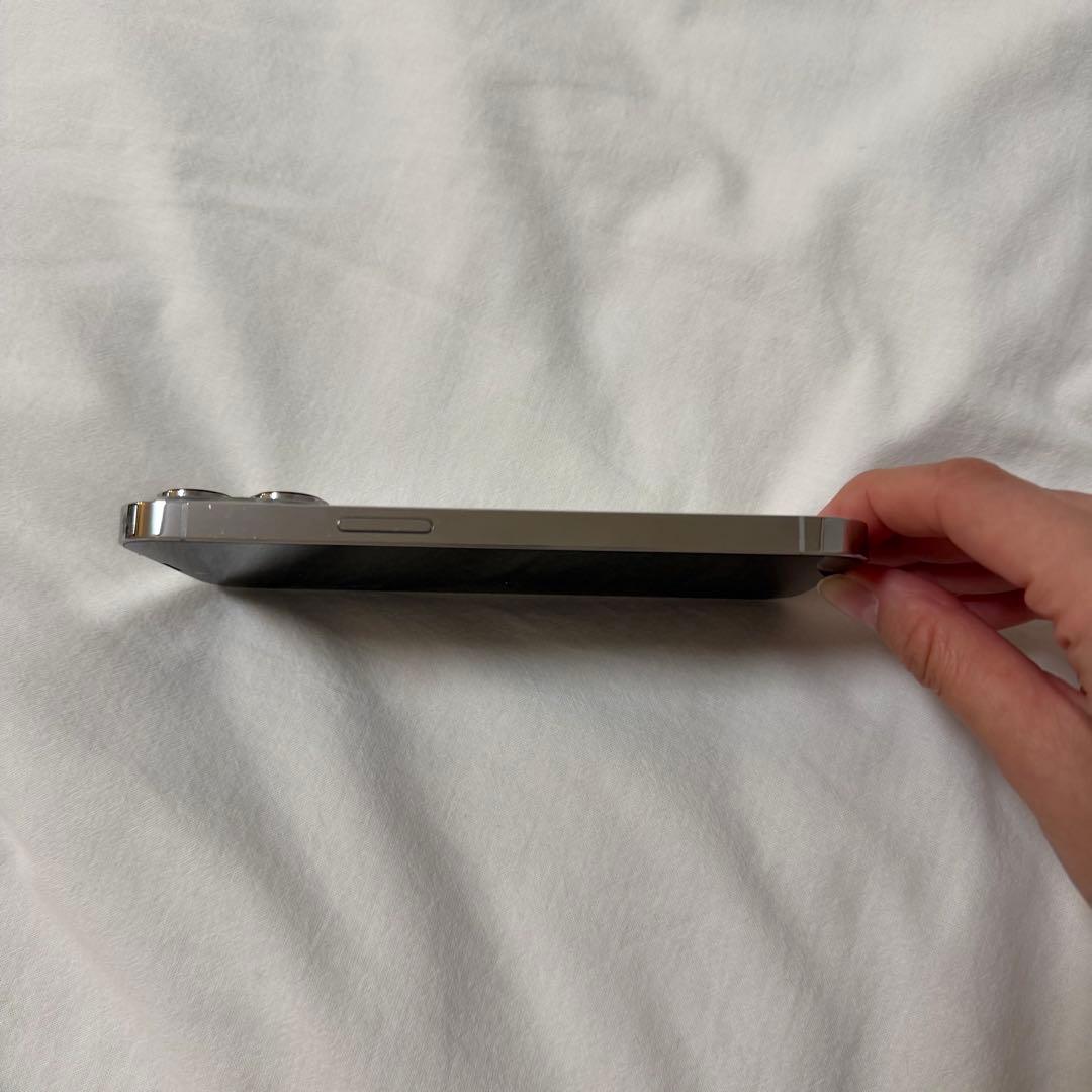 iPhone13pro シルバー　128GB SIMフリー