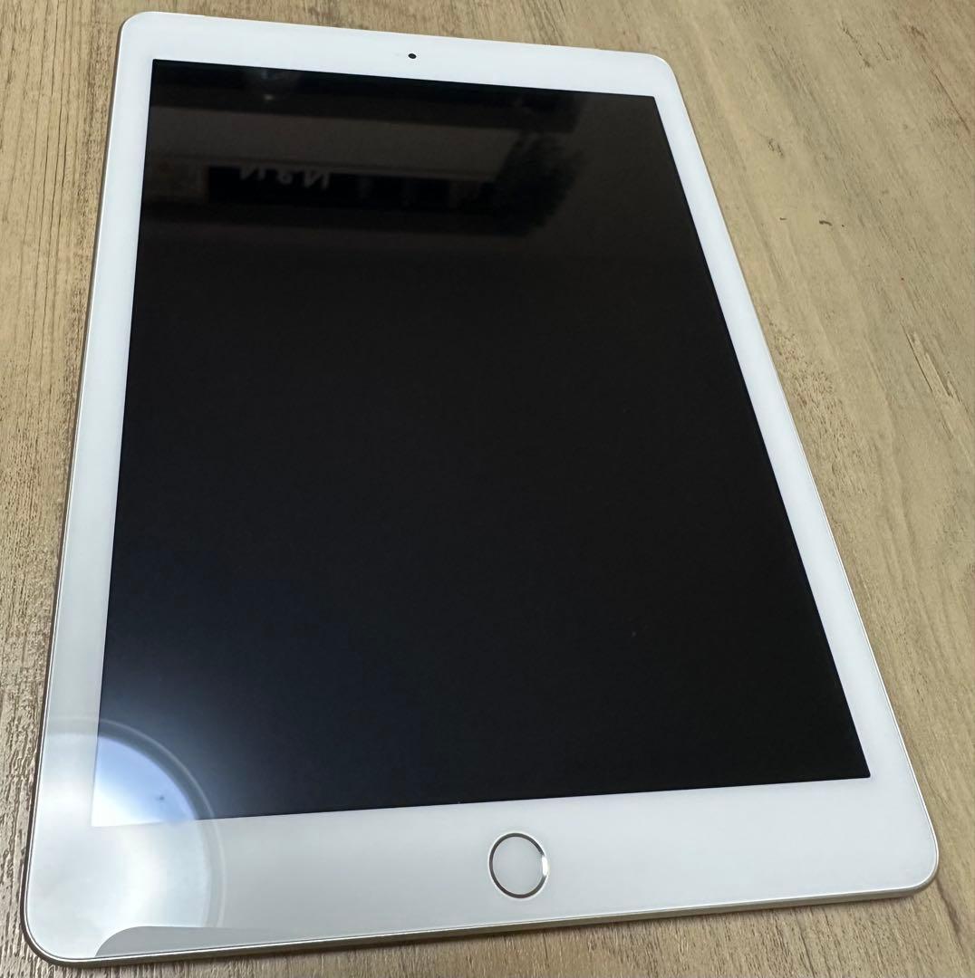 iPad（第5世代）32GB Wi-Fi＋Cellularモデル