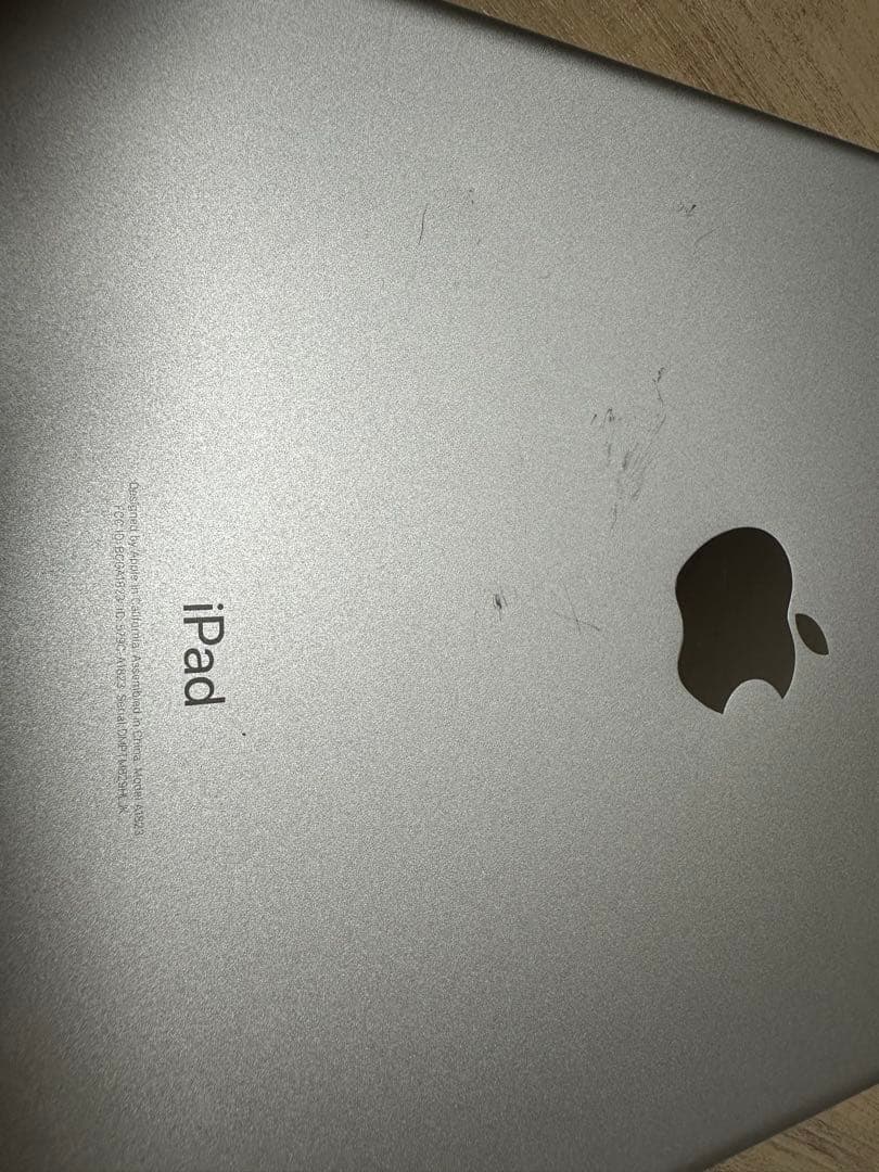 iPad（第5世代）32GB Wi-Fi＋Cellularモデル