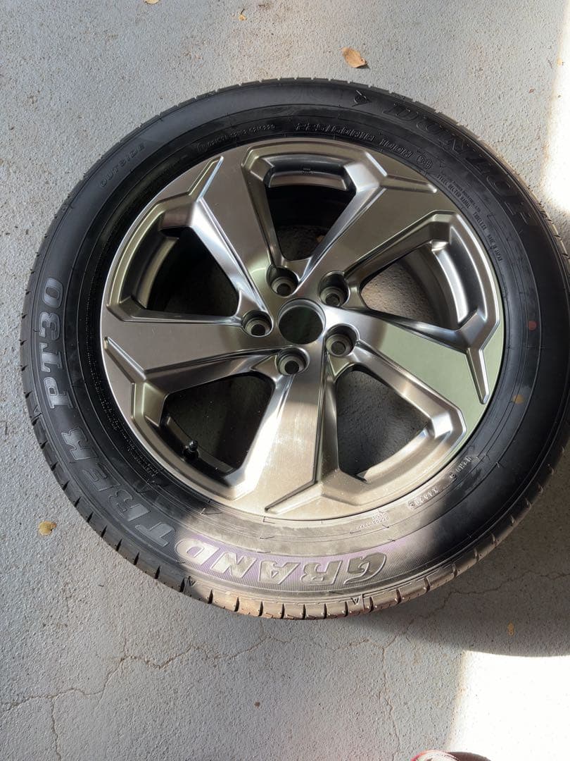 RAV4 トヨタ純正　18インチ　4本