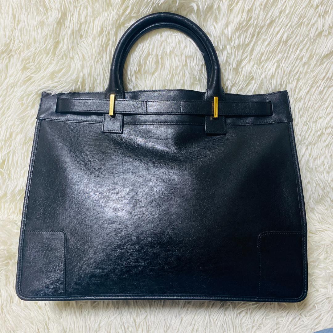 GUCCI グッチ ビジネスバッグ A4収納可 ゴールド金具 黒 レザー 自立