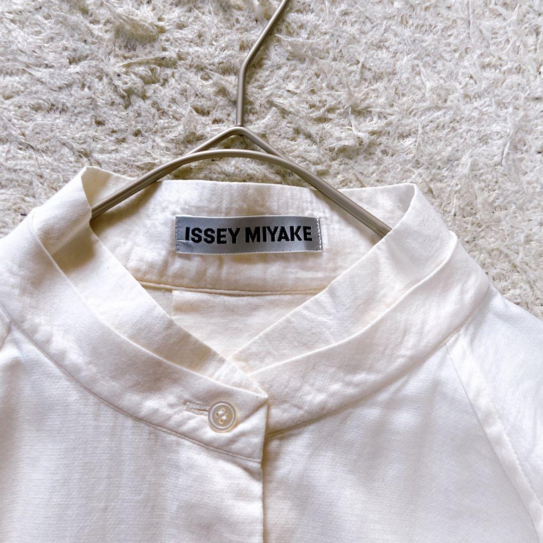 イッセイミヤケ　スタンドカラーブラウス オフホワイト　シャツ　3size