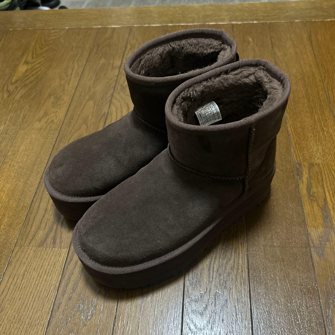 UGG クラシックミニプラットフォーム　ダークブラウン