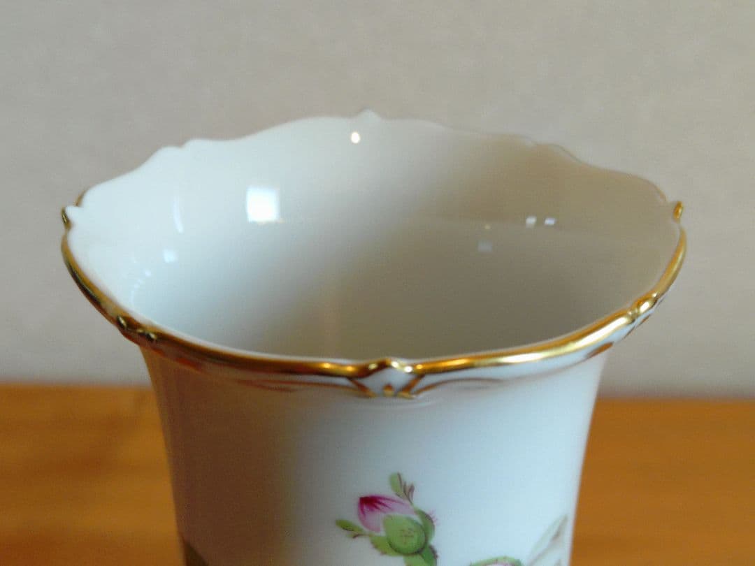 【希少】【マイセン】ホワイトローズ 金彩フラワーベース（花瓶）（日本未輸入品）