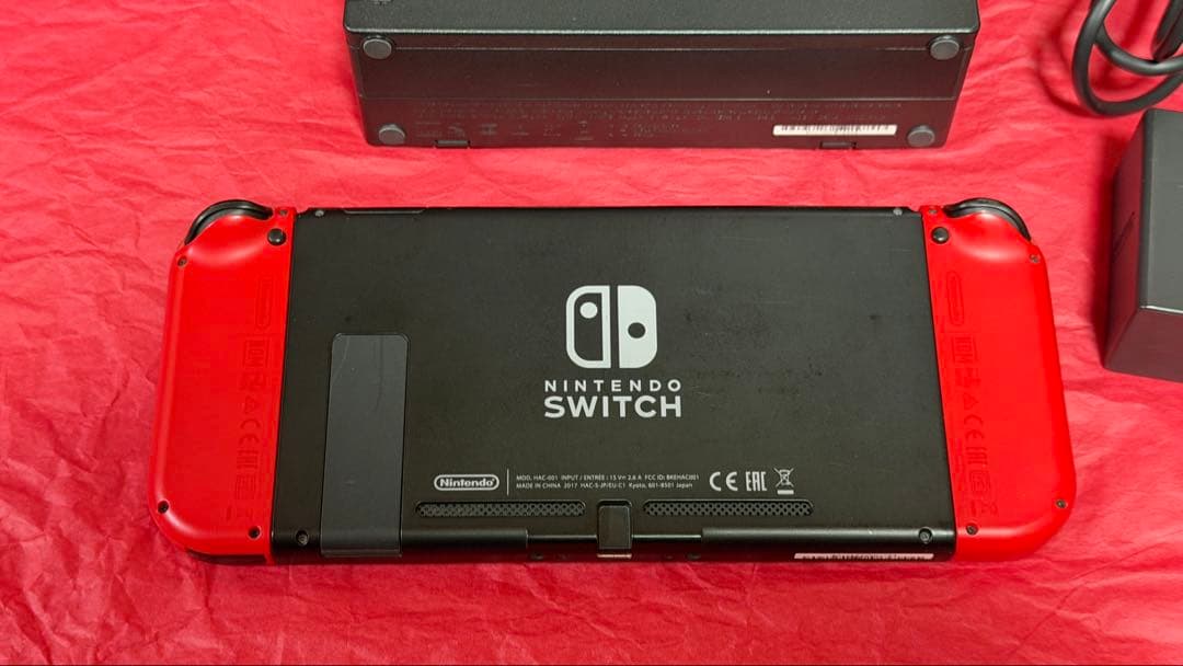 Nintendo Switch 本体 レッド　sdカード入り