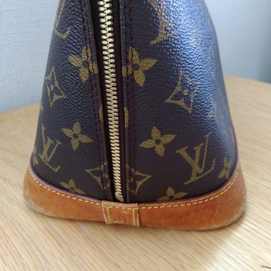 Louis Vuittonアルマハンドバッグ