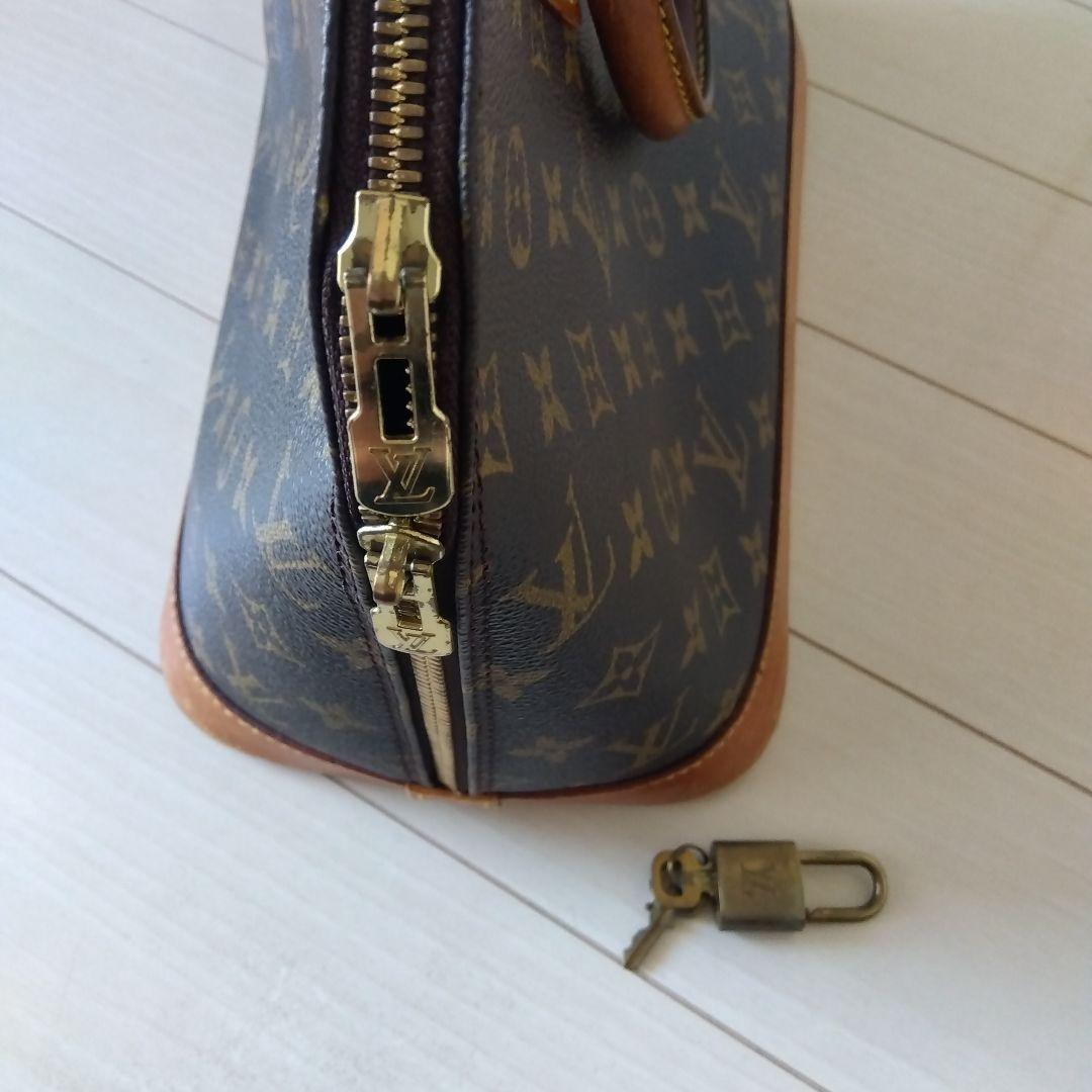 Louis Vuittonアルマハンドバッグ