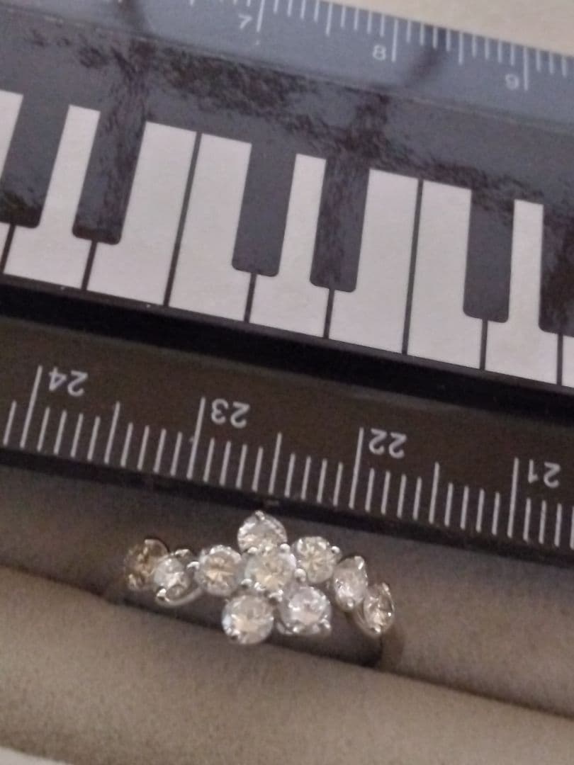 【ご奉仕】Pt900天然ダイヤモンド大粒1.00CTデザインフラワーリング