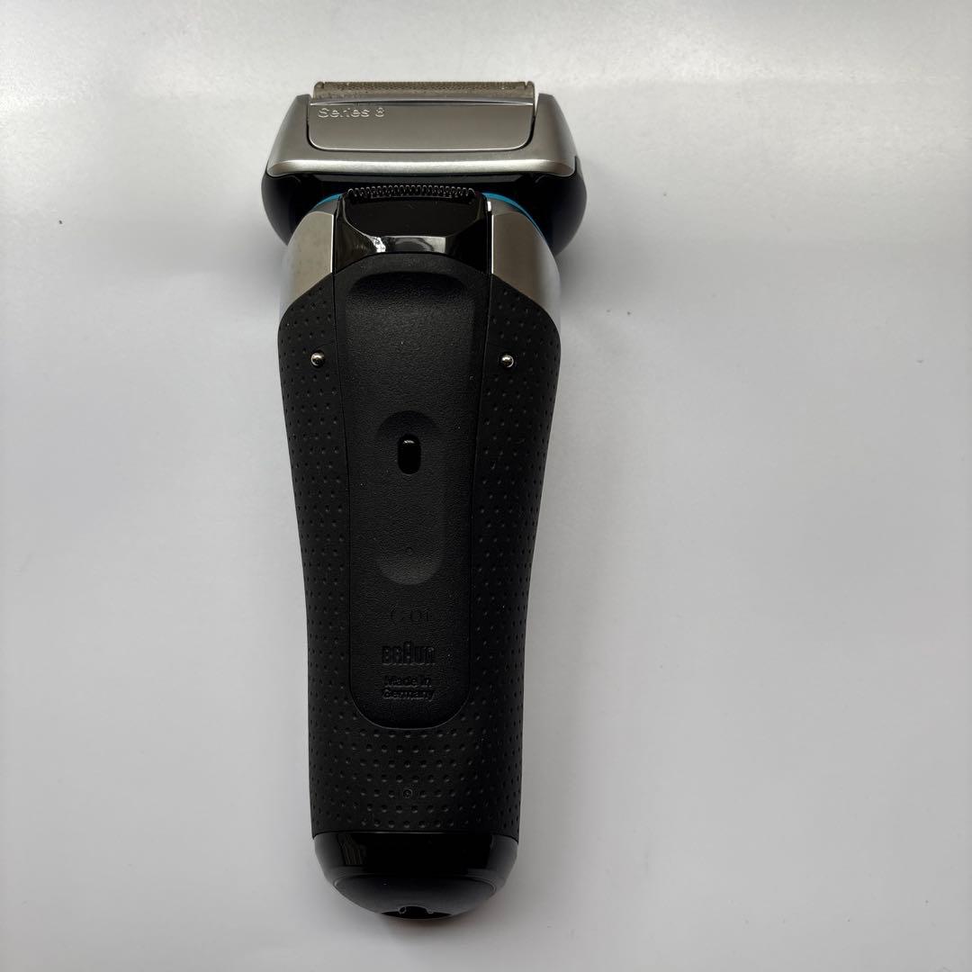 ブラウンシリーズ8 メンズシェーバー本体　洗浄器付き　ドイツ製