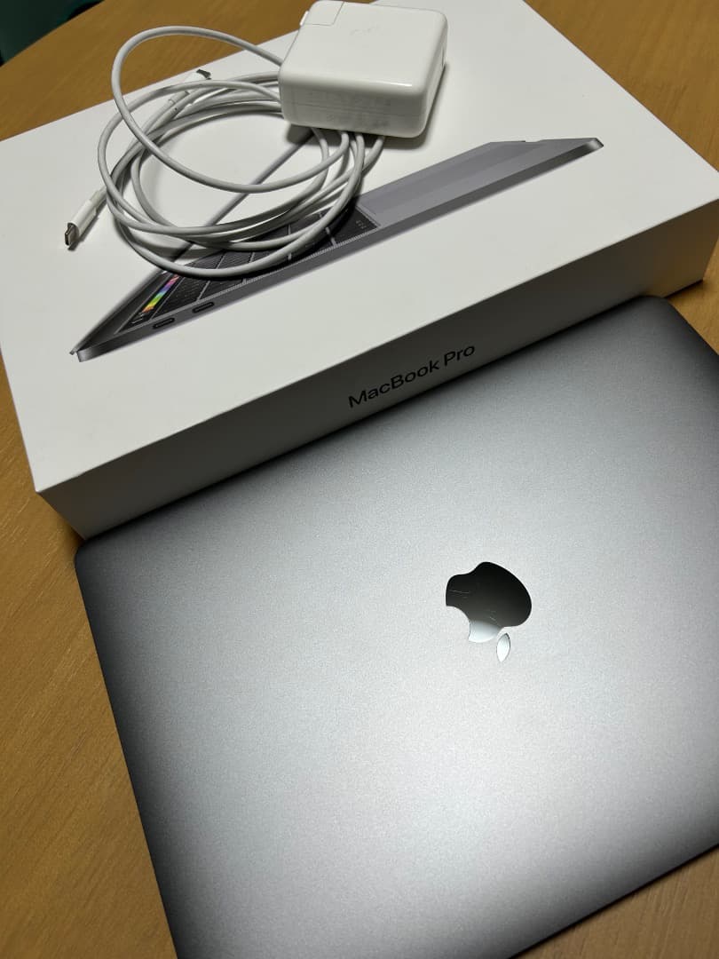MacBook Pro2019 箱充電器あり