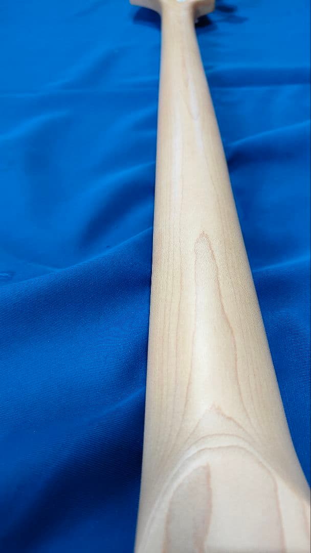 プレイテックグレー エレキベース アルダー材