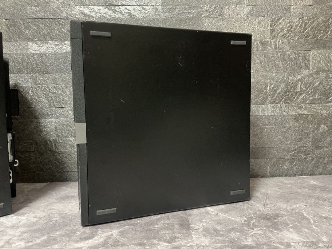 DELL OptiPlex corei7 第８世代 メモリ16GB 新品SSD