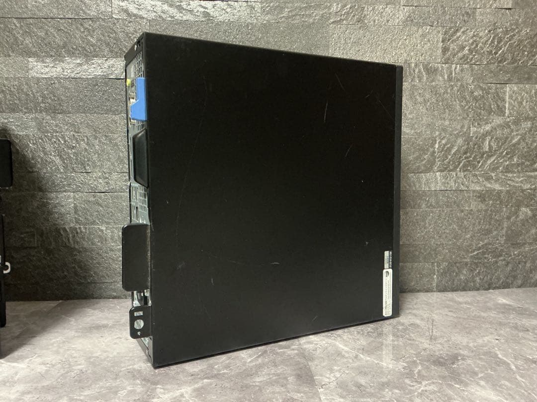 DELL OptiPlex corei7 第８世代 メモリ16GB 新品SSD