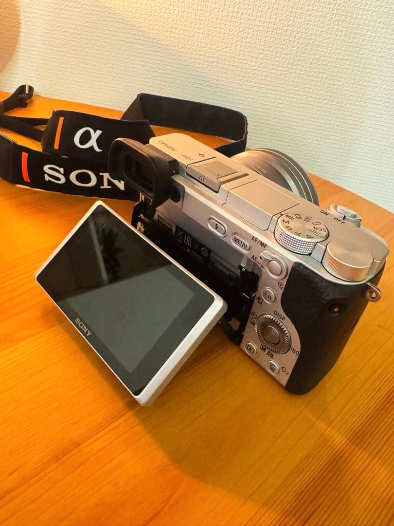 Chen様SONY ソニー α6400 a6400 ミラーレス 一眼 レンズ付き