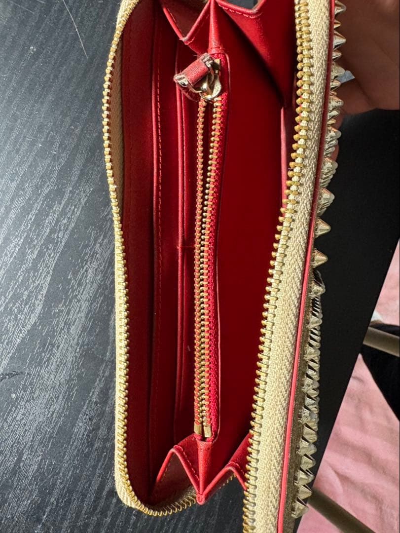 ブランド：Christian Louboutin（クリスチャン ルブタン）