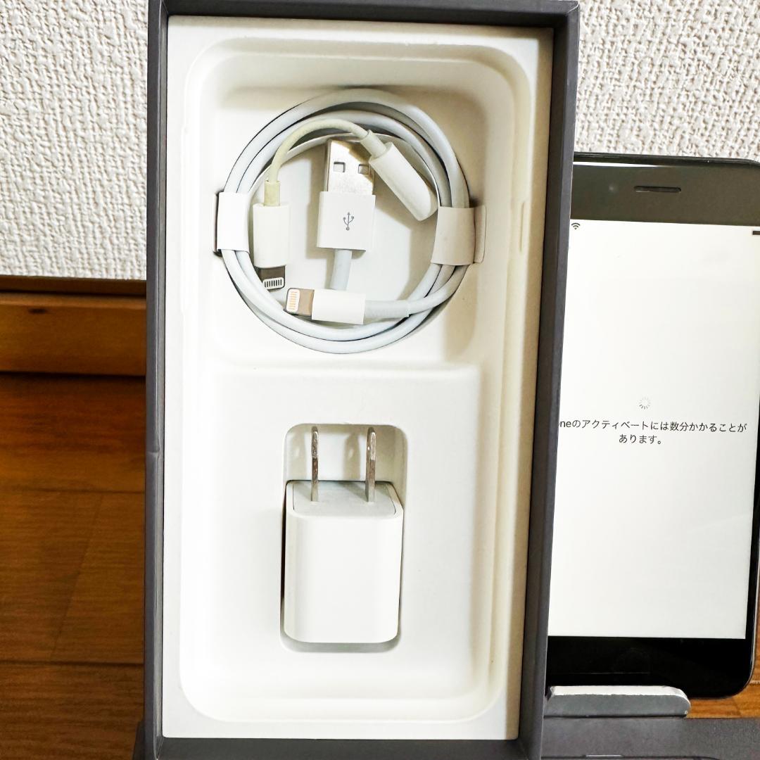 美品! iPhone 8 スペースグレー SIMフリー 64 MQ782J/A