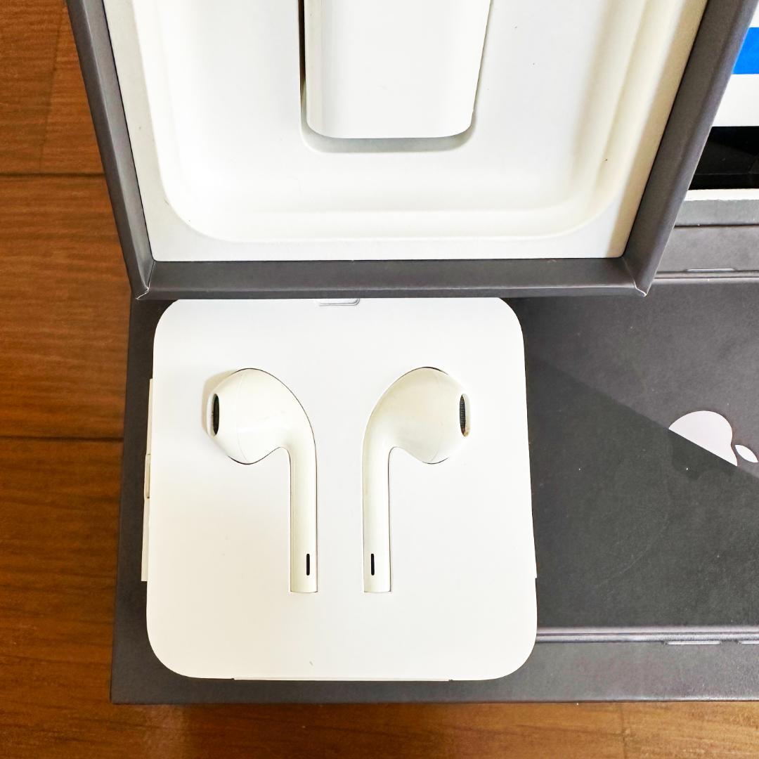 美品! iPhone 8 スペースグレー SIMフリー 64 MQ782J/A